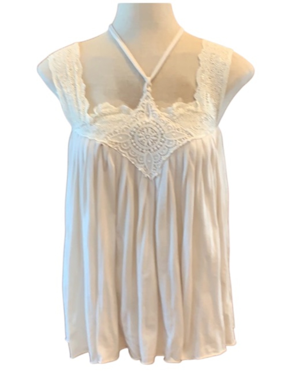 Moda International creamy white halter Top women’s size M